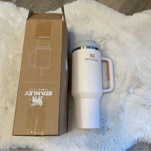 NWB STANLEY Quencher in color “Rose Quartz”